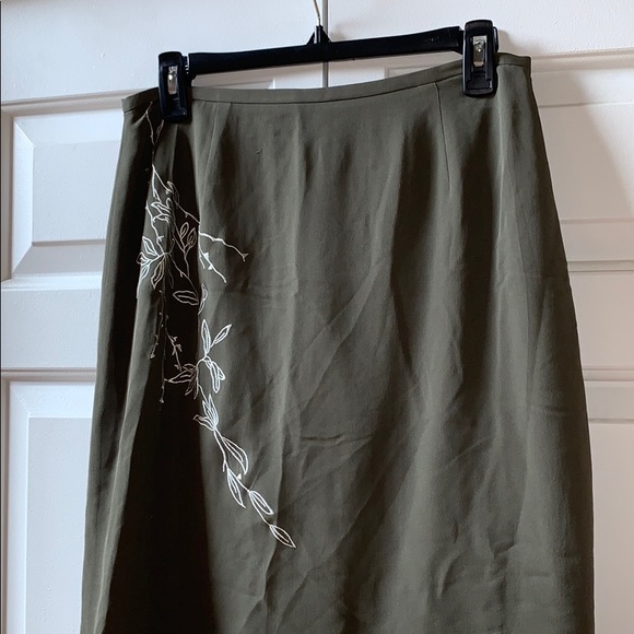 Causal Corner skirt - Picture 2 of 8